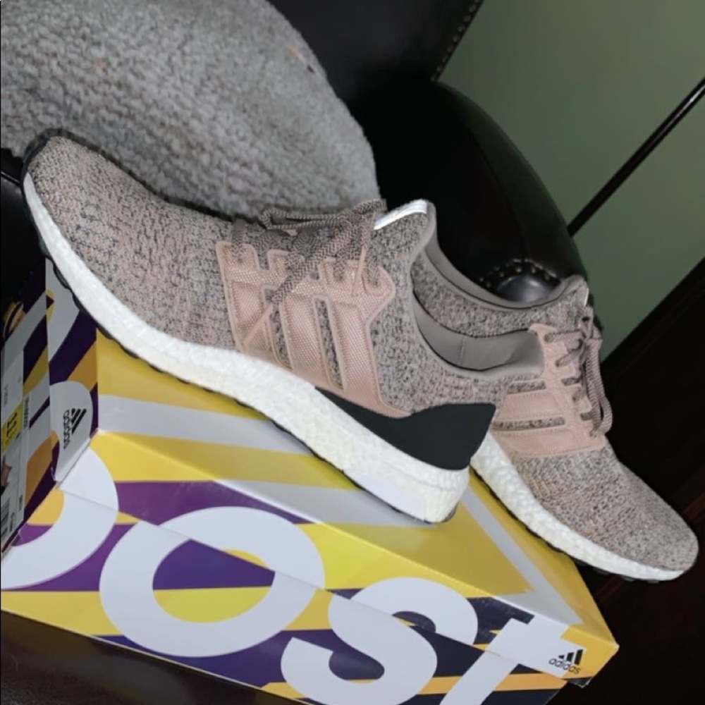 Adidas Ultraboost 4.0 “Ash Pearl”
